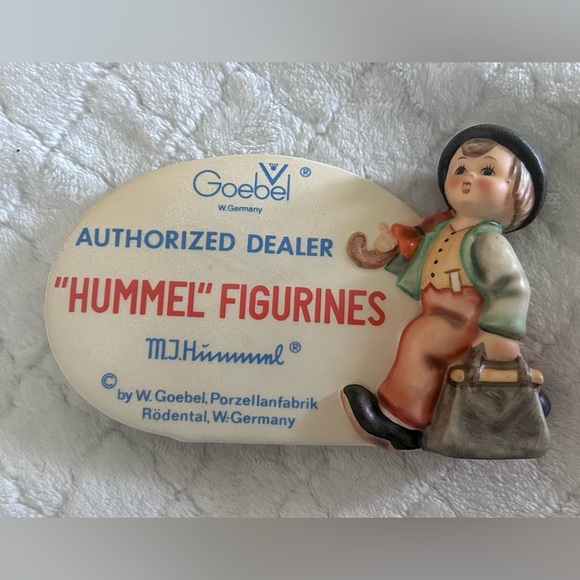 Vintage Goebel HUMMEL Figurines Collector's Display Plaque Sign Figurine (1947) - Picture 1 of 5